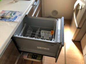 ファーストプラスキッチンに安く食洗機を取り付け！　食洗機下収納